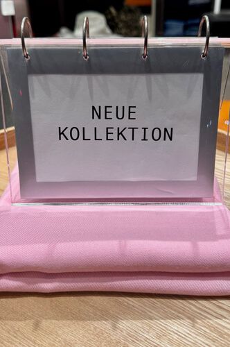 Gelbe Ledertasche der Firma Ripani